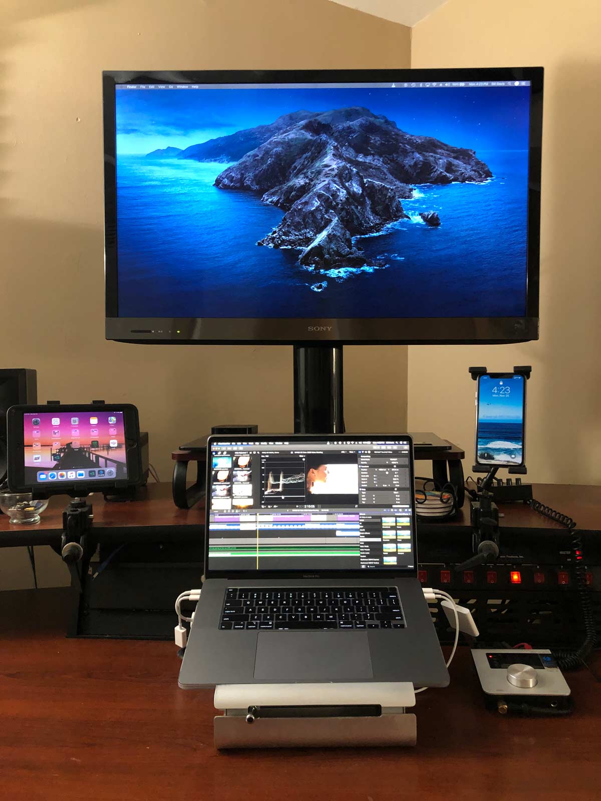 Davis 16 macbook pro 01